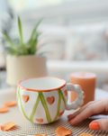 Mug Cœurs et Lignes - Design Vert et Orange